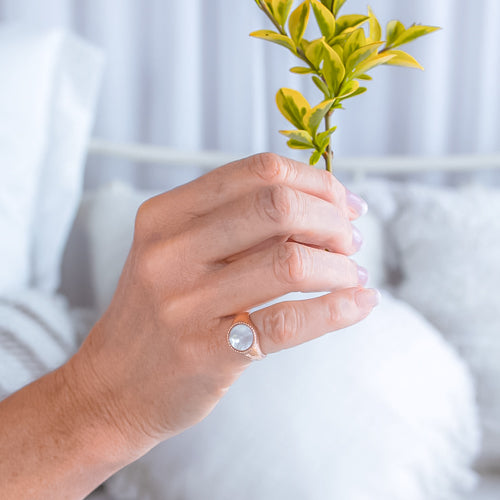 Mother-of-Pearl Round Ring