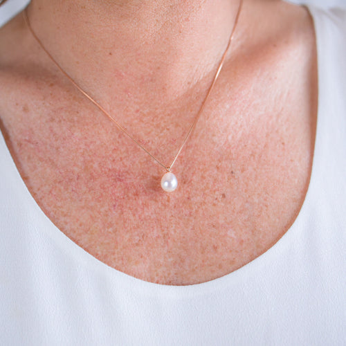 White Pearl & Rose Gold Pendant