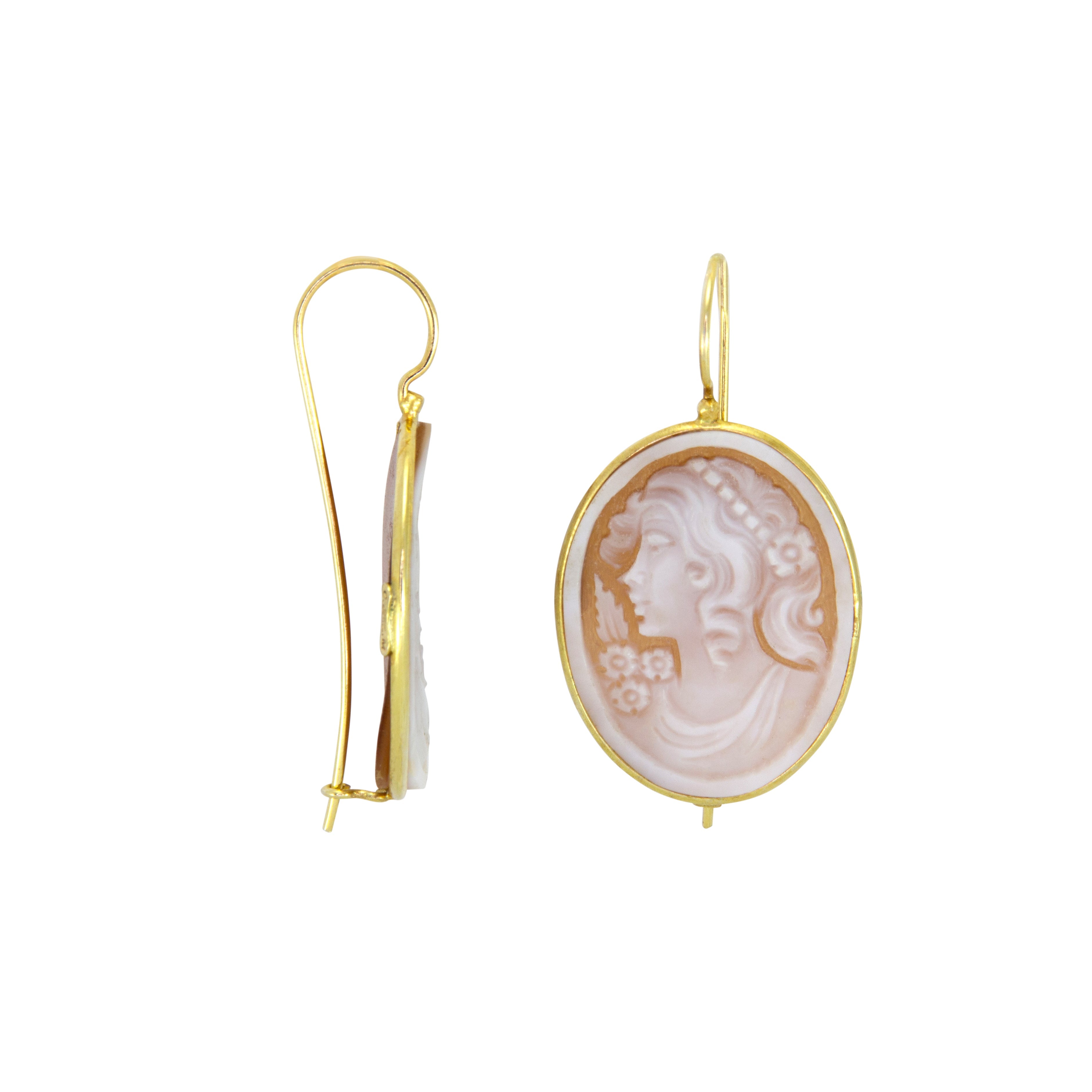 Medium Oval Cameo Head Earrings - Yellow Gold